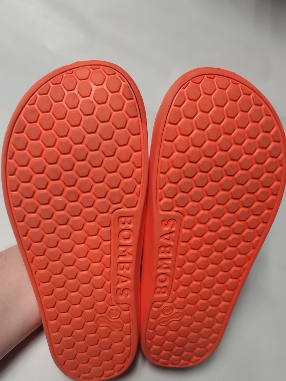 Bombas bright coral